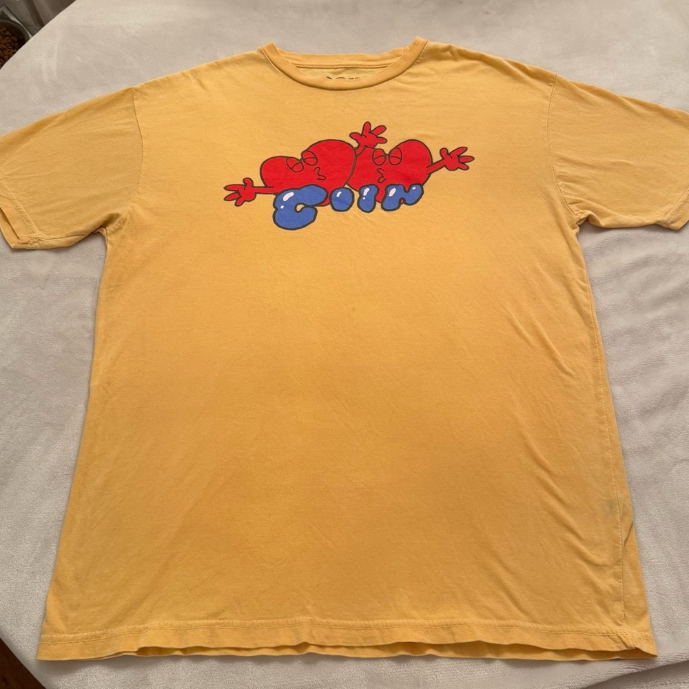 COIN‎ Yellow Graphic T-Shirt Hearts Design